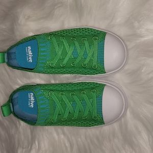 Kids Native shoes size C10 in green NWOT